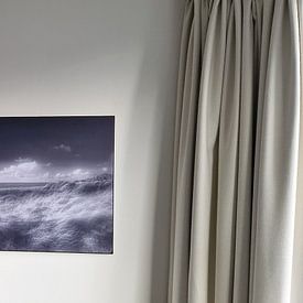 Klantfoto: Houten pad naar het strand op Sylt in zwart-wit. van Manfred Voss, Schwarz-weiss Fotografie, als art frame
