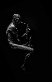 Man on saxophone by Chico Bos