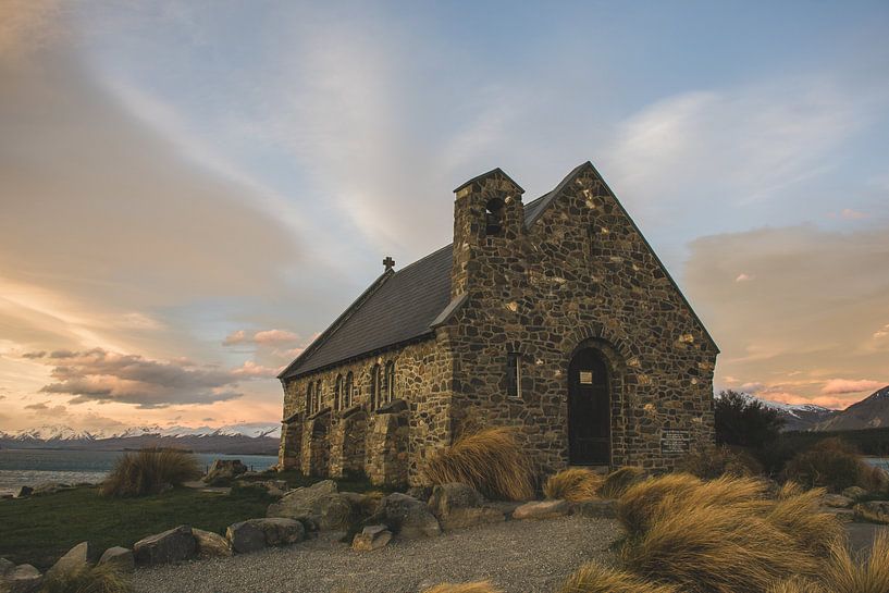 The Church of the Good Shepherd, Lake Tekapo, Nieuw-Zeeland van Tom in 't Veld