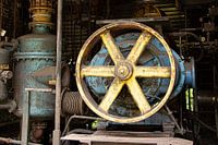 Machines in een verlaten fabriek