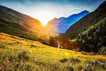 Lever de soleil dans la vallée. sur Marcel Hechler