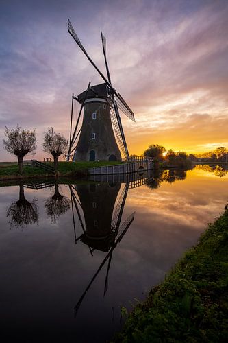 Een zonsopkomst bij de Boezemmolen aan de Vlist