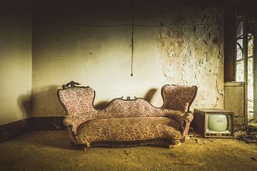Vergeten sofa van Truus Nijland