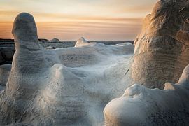 Formations de lave blanche au coucher du soleil