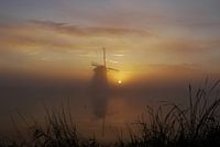 Mistige zonsopkomst