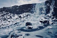 Bevroren waterval in Ijsland