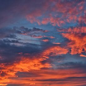 Brandende hemel bij zonsopgang van AS Photography