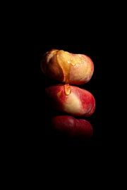 Sweet, sweet honey! Elegant and classic still life by Senta Bemelman