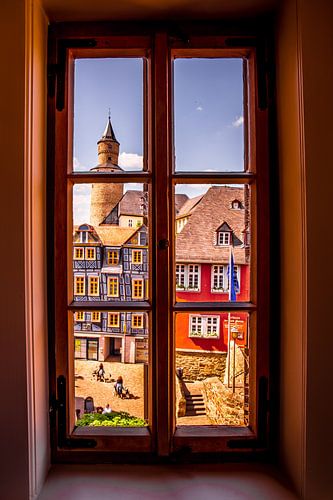 Idstein, uitzicht vanuit het raam op de oude stad met zijn vakwerkhuizen