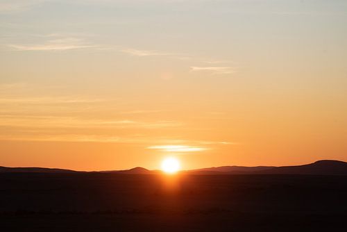 Afrikaanse zonsondergang als abstracte natuurkunst in pastel | Natuurfotografie Landschap