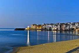 Reflections of light on the Tyrrhenian Sea in Cefalù