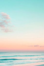 Coucher de soleil sur une plage tranquille sur Poster Art Shop