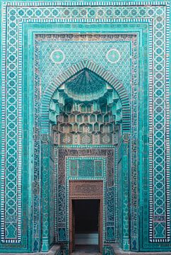 Blauwe deur van Mausoleum | reisfotografie print | Samarkand, Oezbekistan van Kimberley Jekel