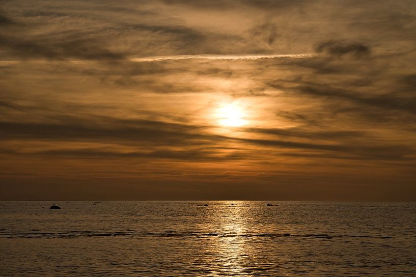 Sunset on the beach at Zingst, romantic by Martin Köbsch