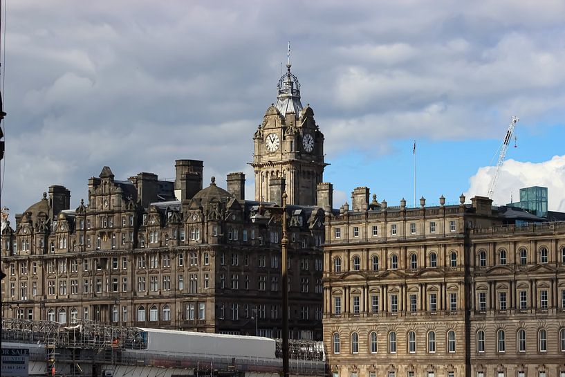 Edinburgh by Hello Pompoyo