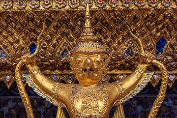 Garuda in Wat Phra Kaew, Bangkok van Jeroen Langeveld, MrLangeveldPhoto