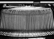 Photo abstraite du mécanisme de marteau d'une ancienne machine à écrire de la marque Olympia, 1936 par Hans Post Aperçu