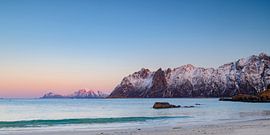 Sonnenuntergang über dem Strand von Hovden im Vesteralen-Archipel in Norwegen von Sjoerd van der Wal Fotografie