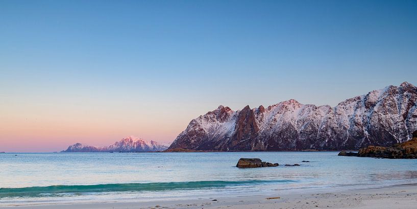 Sunset over Hovden beach at the Vesteralen archipel in Norway by Sjoerd van der Wal Photography
