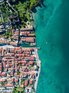 Boulevard von Lazise am Gardasee von Bas van der Gronde