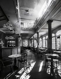 Lost Places koffiebar met twee verdiepingen