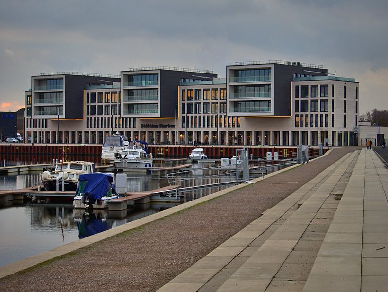 Mur de quai par Edgar Schermaul