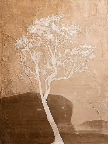 Wabi-Sabi : Arbre blanc abstrait dans un paysage aux tons chauds et terreux