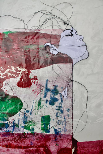 'Rise Up'  - Vrouw in draad.