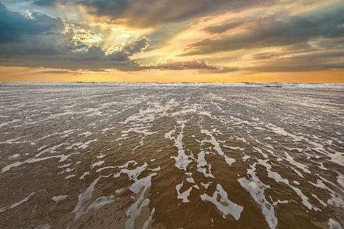Mer du Nord avec coucher de soleil enchanteur