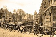 Binnenstad van Amsterdam in de Winter Sepia van Hendrik-Jan Kornelis thumbnail
