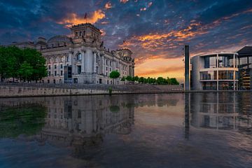 Reichstag Berlin by Dennis Donders