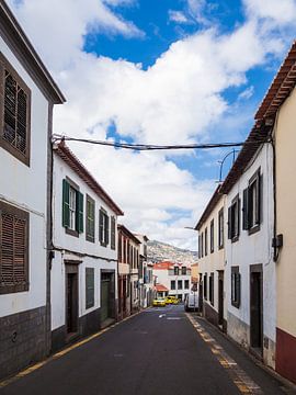 Gebouw en weg in Funchal op het eiland Madeira