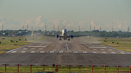 Take-off Boeing P-8A Poseidon vanaf Ellington Field. van Jaap van den Berg