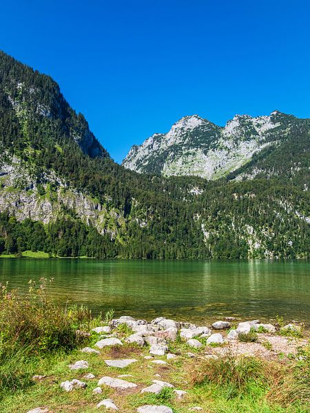 Uitzicht op de Königssee in het Berchtesgadener Land van Rico Ködder