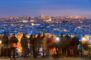 Uitzicht over Parijs in de avond van Dennis van de Water