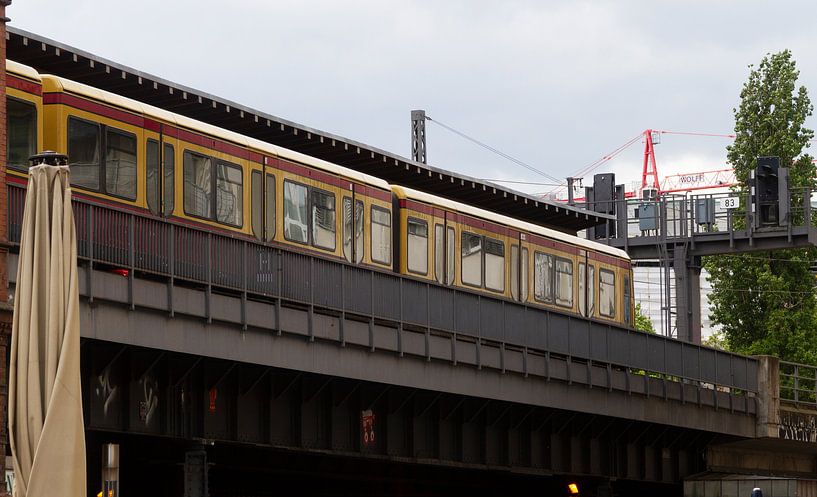 Trein in Berlijn van Nancy Bogaert