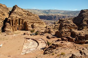 Het Klooster  in de oude stad van Petra, Jordanië van Bastiaan Buurman