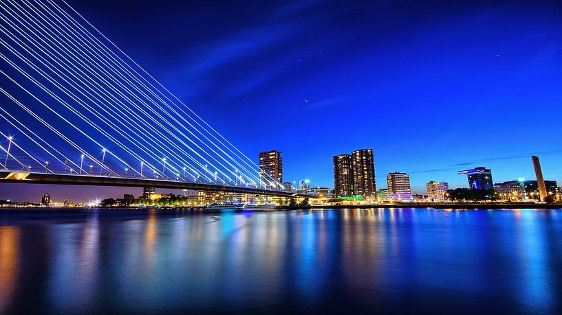 Skyline Rotterdam bluehour par Roy Vermelis