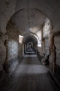 Verlaten gevangenis uit de  achttiende eeuw in België