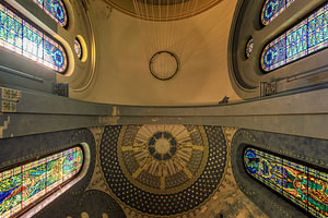Deckenbild einer verlassenen Kirche in Ungarn