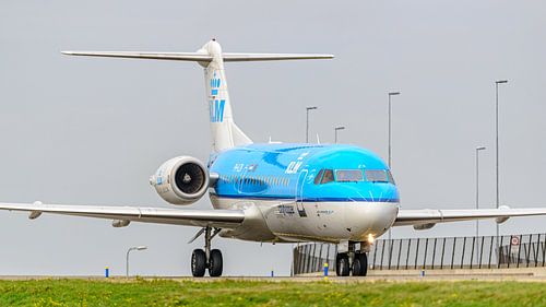 KLM Cityhopper Fokker 70 passagiersvliegtuig.