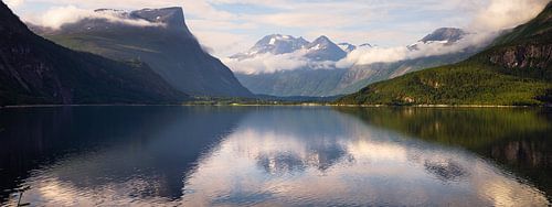 Driving in Norway is driving along paintings - color