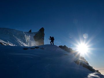 Alpinist op de Gran Paradiso van Menno Boermans