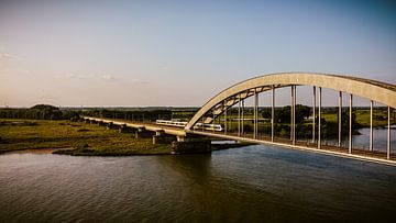 Spoorbrug. van PEEQ.