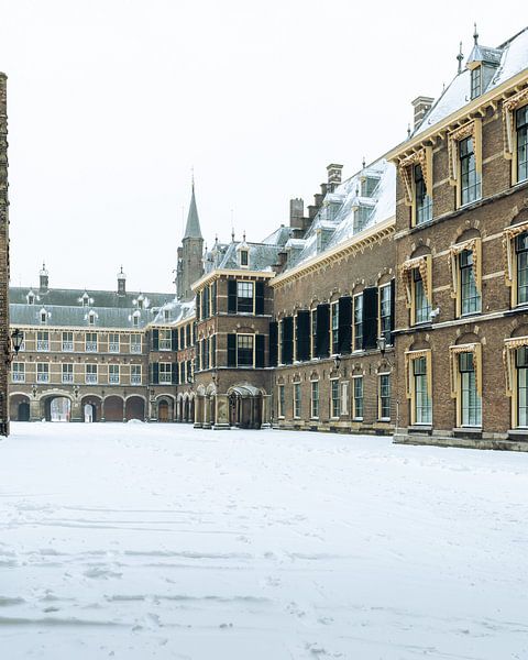 Een leeg Binnenhof in de winter van OCEANVOLTA