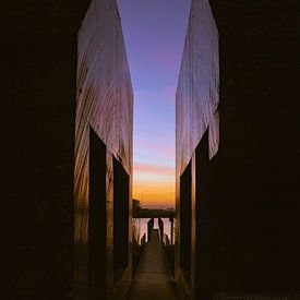 Doorgezaagde bunker, zonsopkomst van Nynke Altenburg