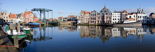 Panorama historische havenkom Maassluis