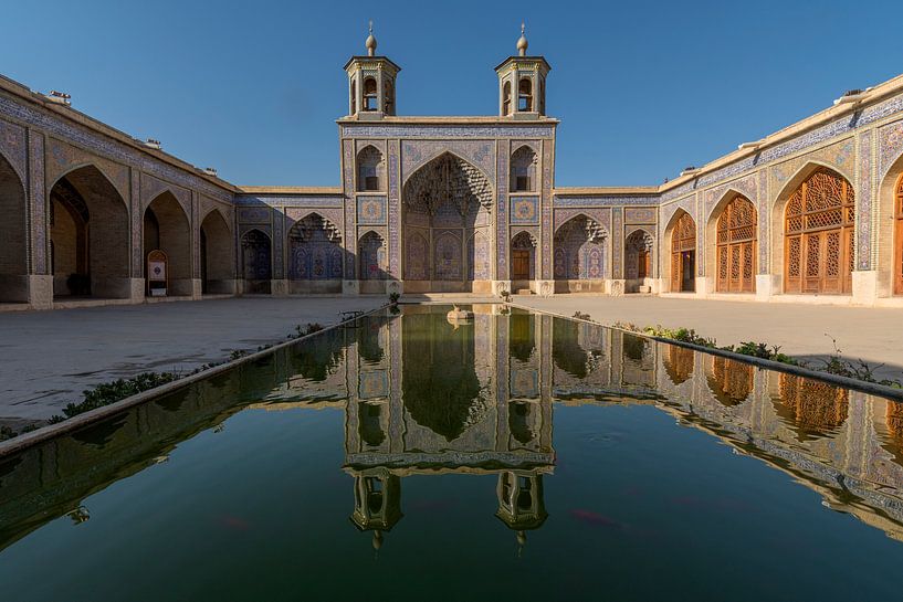 Iran: Nasir al Molkmoskee (Shiraz) by Maarten Verhees