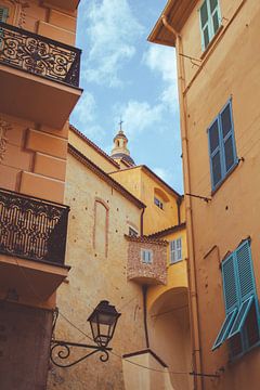 Doorkijkje in Menton, Zuid-Frankrijk van Studio Poek