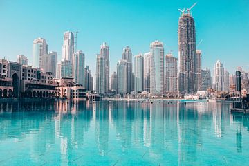 Dubai blue reflection by Madinja Groenenberg